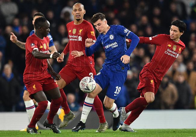 篮球CBA裁判讲评会议强调关键时刻执法标准